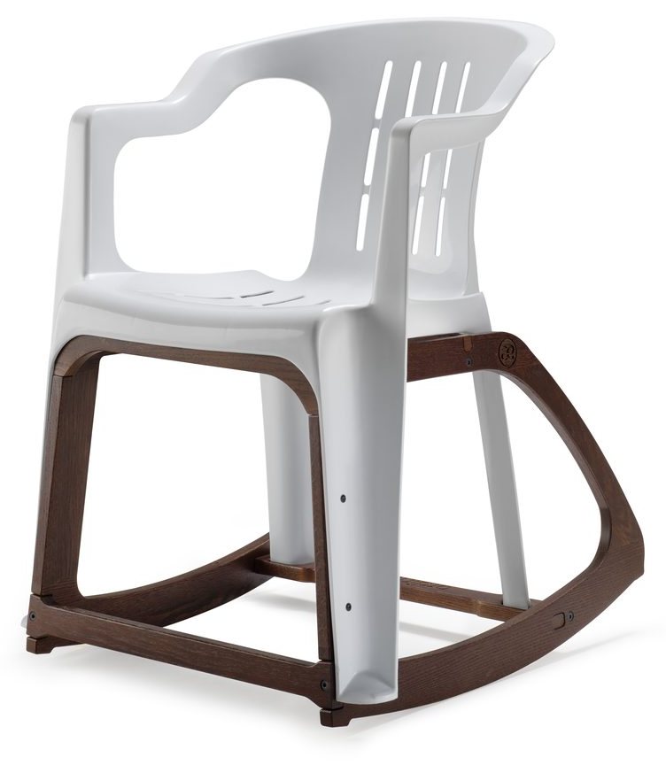 Original ONE: white monobloc on oak rockers